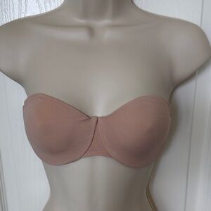 SKIMS Smoothing Intimates Unlined Strapless Nude Bra